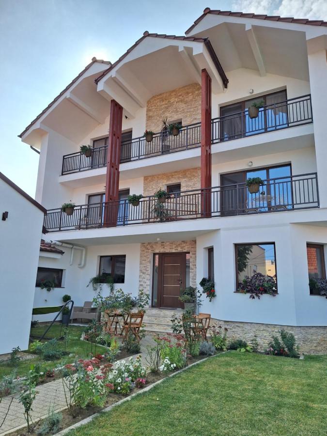 Trend Bed & Breakfast Arad Exterior foto