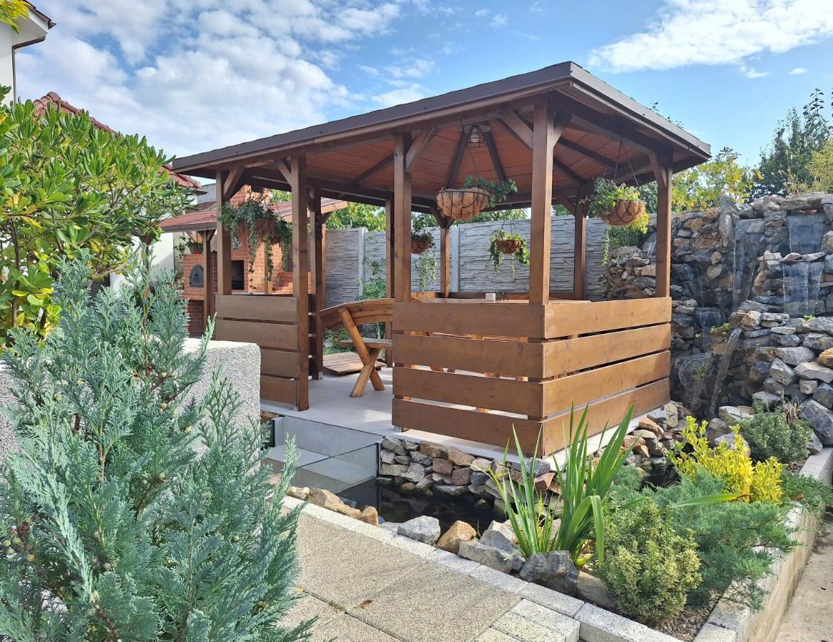 Trend Bed & Breakfast Arad Exterior foto