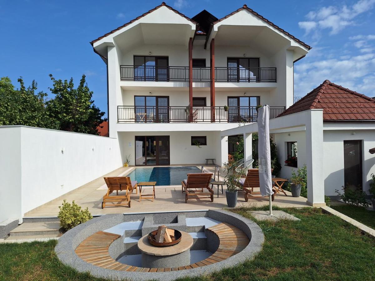 Trend Bed & Breakfast Arad Exterior foto