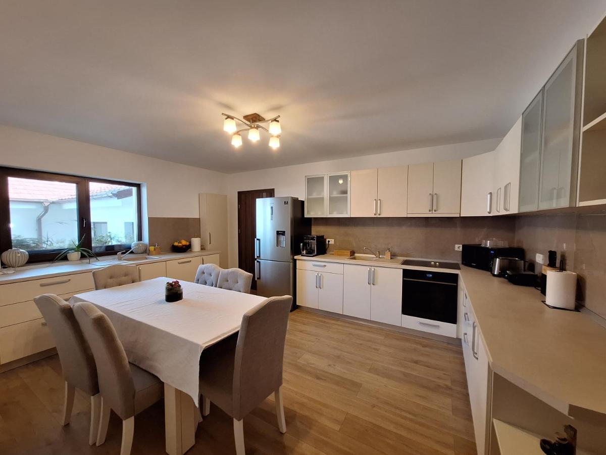 Trend Bed & Breakfast Arad Exterior foto