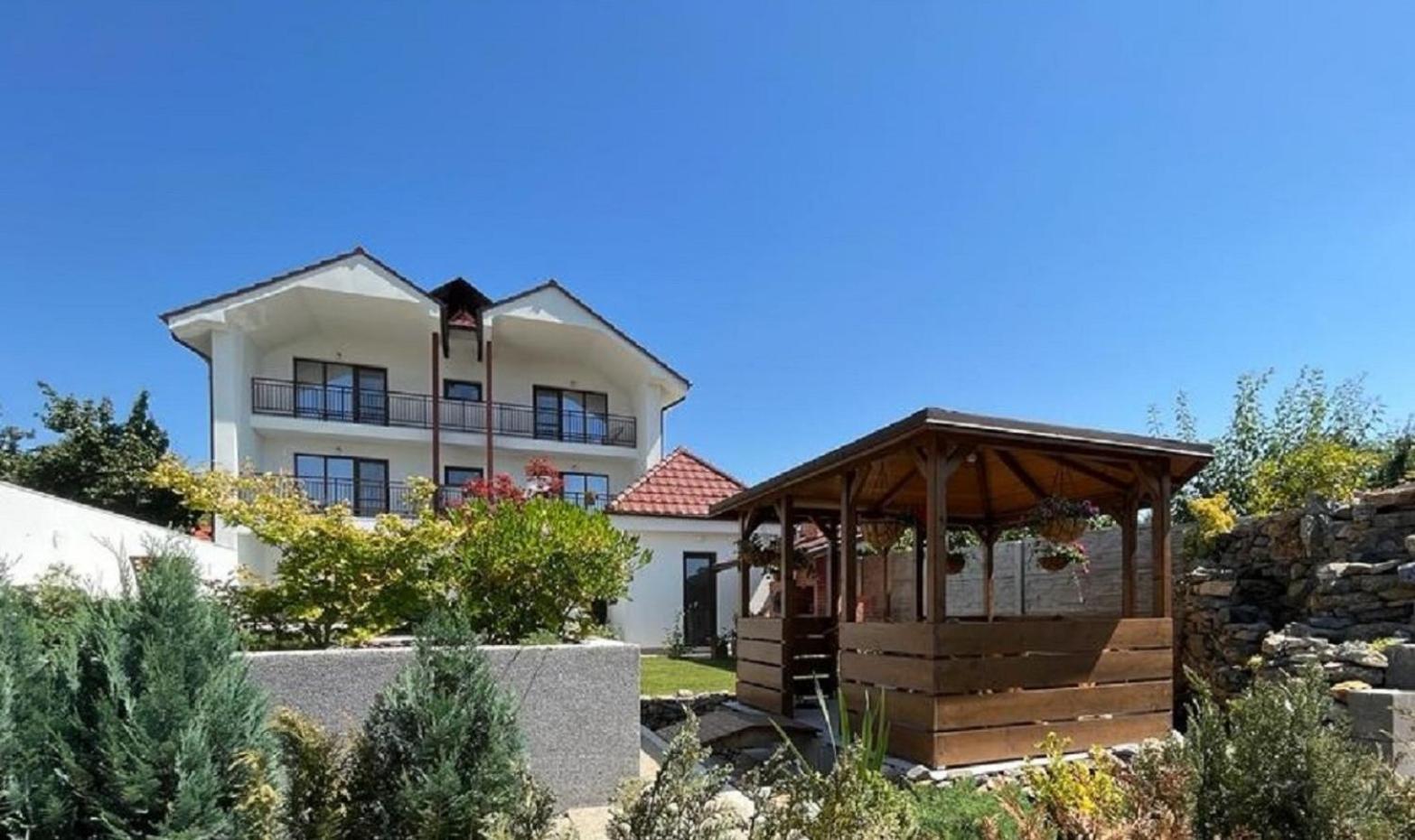 Trend Bed & Breakfast Arad Exterior foto